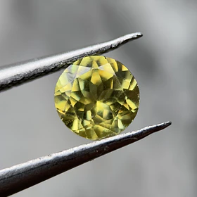 Esfeno-0.625ct-4.9x3mm