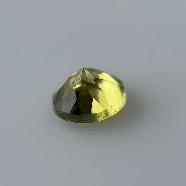 Esfeno-0.625ct-4.9x3mm 2