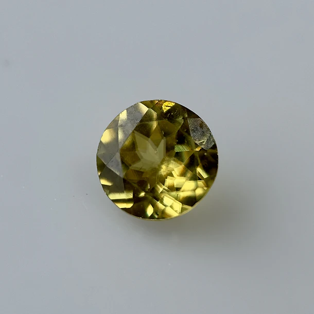 Esfeno-0.56ct-4.8x2.9mm 1