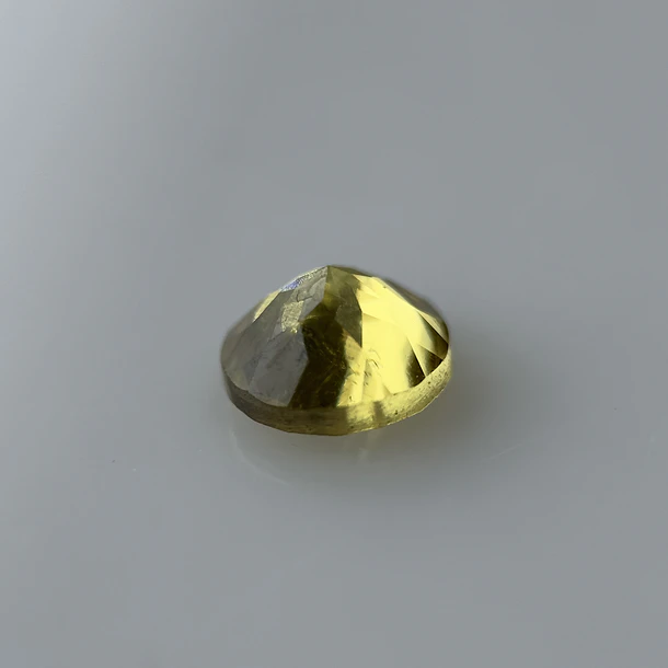Esfeno-0.56ct-4.8x2.9mm 2