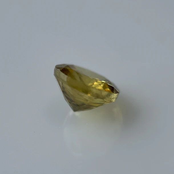 Esfeno-0.56ct-4.8x2.9mm 3