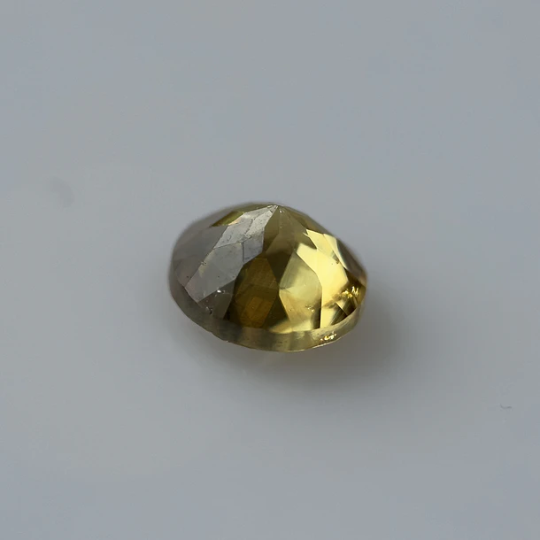 Esfeno-0.65ct-5.1x3.1mm 2
