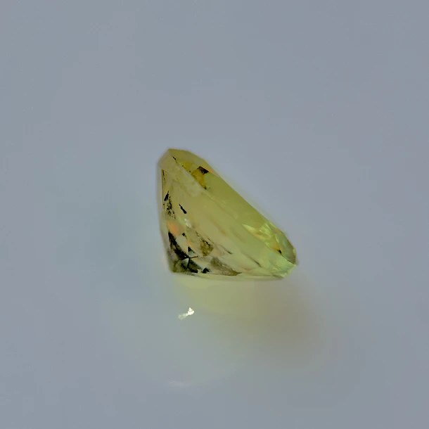 Esfeno-0.67ct-5.1x3.1mm 3