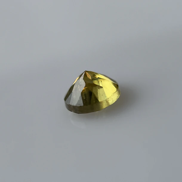Esfeno-0.55ct-4.7x3mm 2