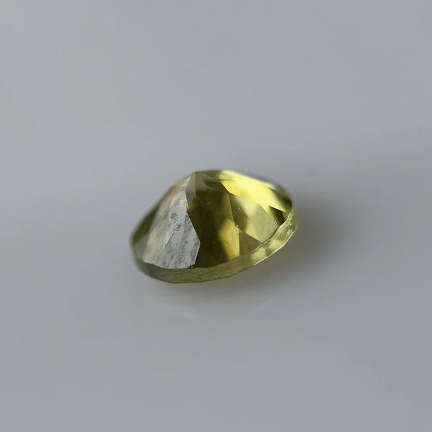 Esfeno-0.585ct-5.2x2.7mm 2