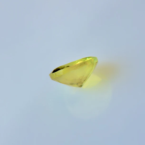 Esfeno-0.585ct-5.2x2.7mm 3