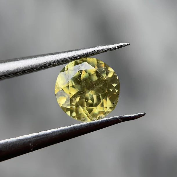 Esfeno-0.525ct-5x3.1mm 1