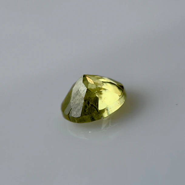 Esfeno-0.525ct-5x3.1mm 2
