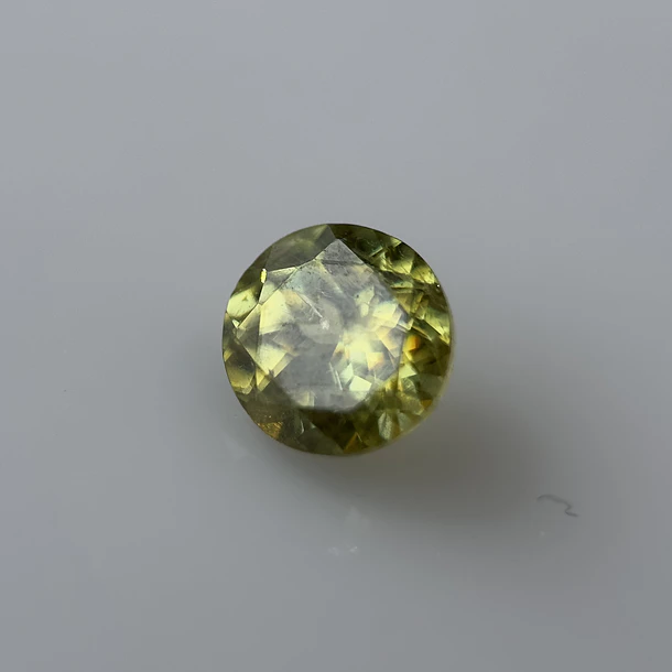 Esfeno-0.64ct-4.8x3.3mm 1