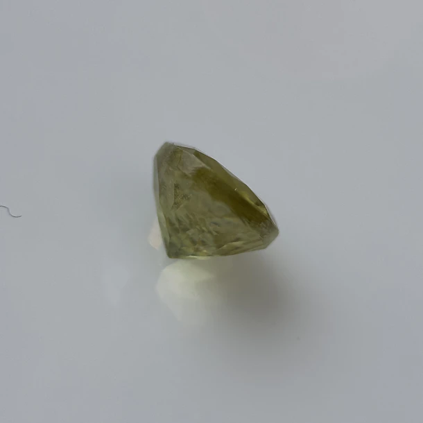 Esfeno-0.64ct-4.8x3.3mm 3