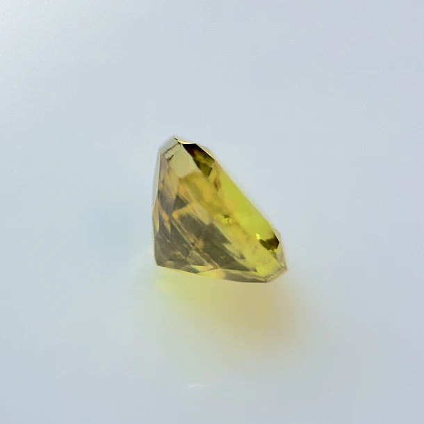 Esfeno-0.585ct-4.7x3.1mm 3