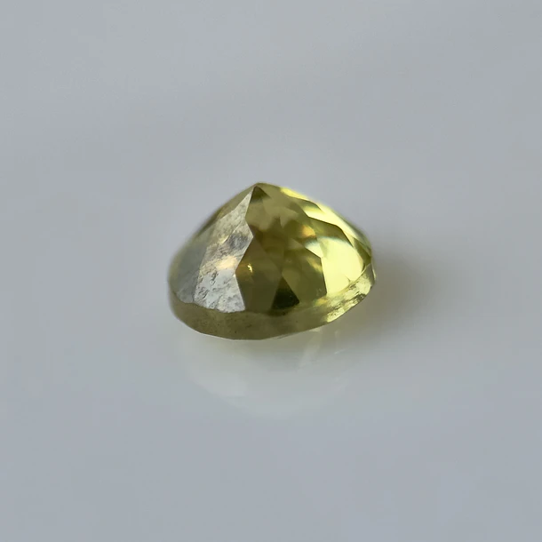 Esfeno-0.725ct-5.2x3.3mm 2