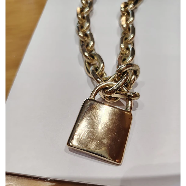 Collar personalizado en plata ley 925 con dije de candado.