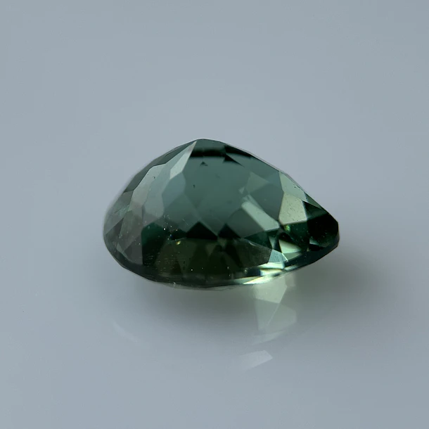 Apatita verde-2.78ct-9.5x7.6x5.9mm 3