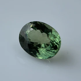 Apatita verde-3.185ct-9.8x8x5.7mm