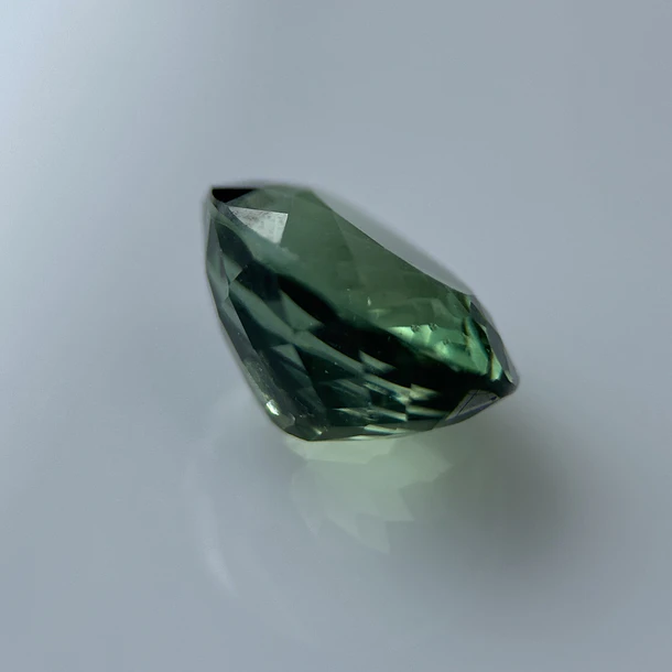 Apatita verde-3.185ct-9.8x8x5.7mm 3
