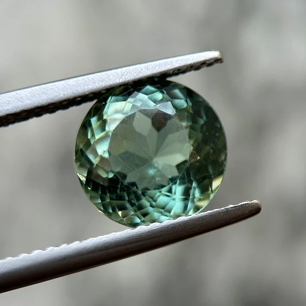 Apatita verde-3.41ct-9.2x5.6mm 2