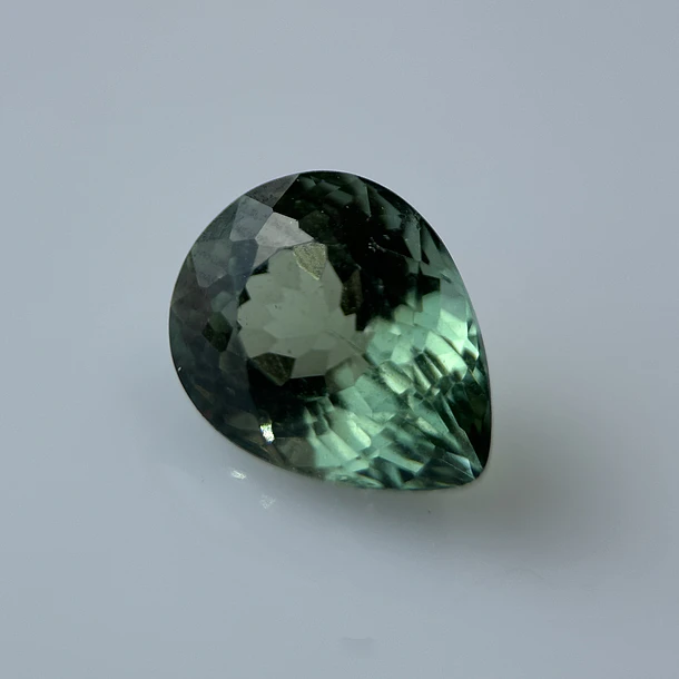 Apatita verde-3.25ct-10.3x8.2x6.1mm 1