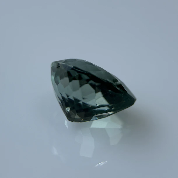 Apatita verde-3.305ct-10x8.3x6.3mm 2