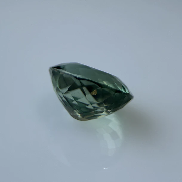 Apatita verde-3.39ct-9.9x8.4x5.8mm 2