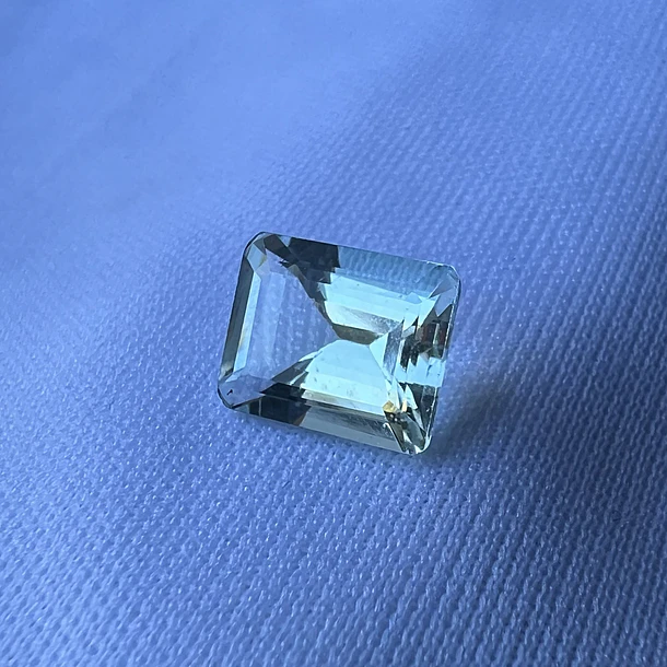 Aguamarina certificada por GIA-0.98ct7.03x5.08x3.66mm  1