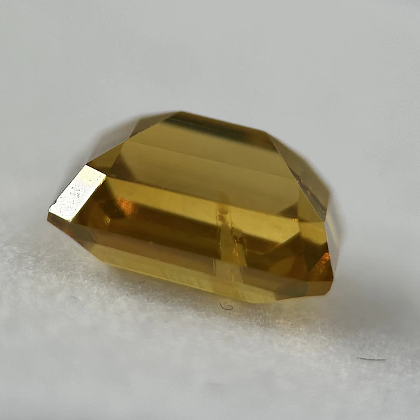 Circón natural AIG-3.58ct-8.75x6.66x4.85mm 2
