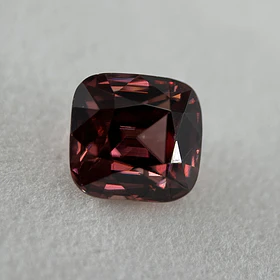 Circón natural AIG-3.84ct-8.27x7.72x5.35mm