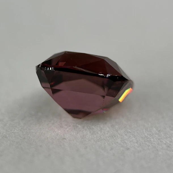 Circón natural AIG-3.84ct-8.27x7.72x5.35mm 4