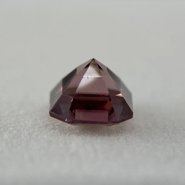 Circón natural AIG-2.82ct-7.32x7.08x5.44mm 4