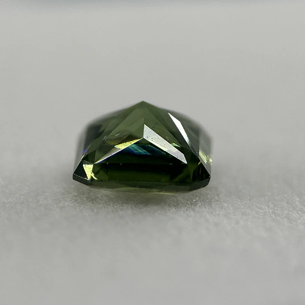 Circón natural AIG-1.65ct-6.36x6.32x4.03mm 3