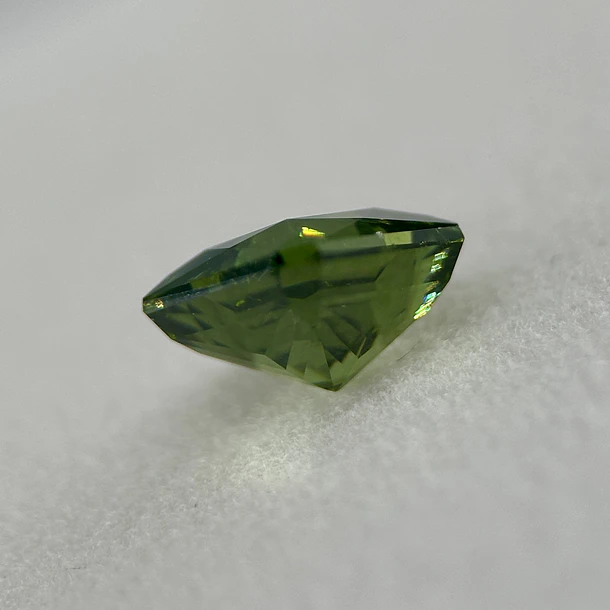 Circón natural AIG-1.65ct-6.36x6.32x4.03mm 4
