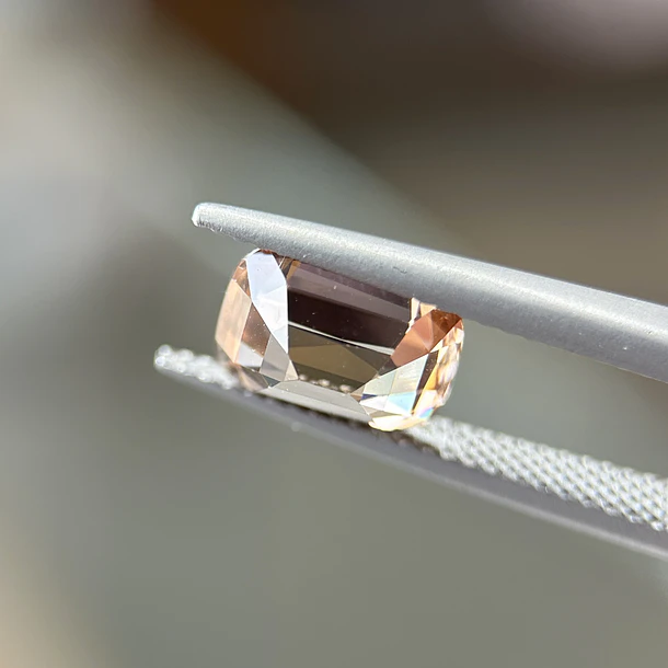 Circón AIG-3.62ct-9.29x7.05x5.04mm 2