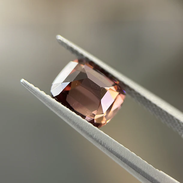 Circón AIG-3.80ct-8.81x7.81x4.87mm 3