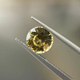 Circón AIG-2.70ct-7.72x7.65x4.96mm