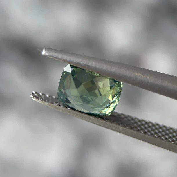 Circón AIG-2.21ct-7.25x6.68x4.40mm 2