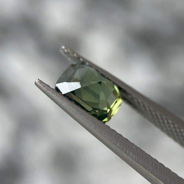 Circón AIG-2.22ct-7.56x5.90x5.11mm 2
