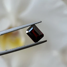 Granate rojo-1.87ct-8x6mm