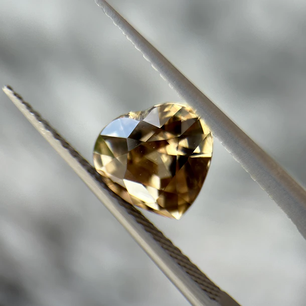 Çircón AIG-3.24ct-8.09x8.35x5.69mm 1