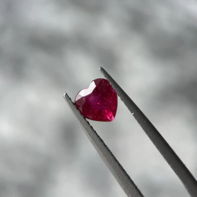 Rubí-1.360ct-6x6.1mm