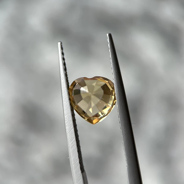 Circón natural gold-2.69ct-7.7x7.2x5.2mm 3