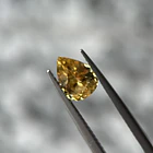 Circón natural gold-1.99ct-8.4x6.4x4.2mm 1