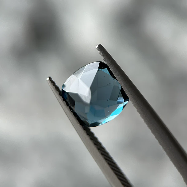 Topacio london blue-2.80ct-7.9x7.8x5.4mm 3