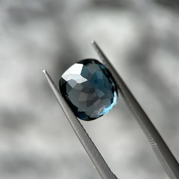 Topacio london blue-4.50ct-9.8x9x5.7mm 2