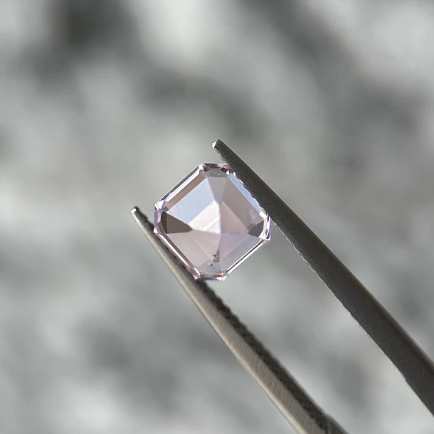 Kunzita-2.25ct-7x6.8x5.9mm 3