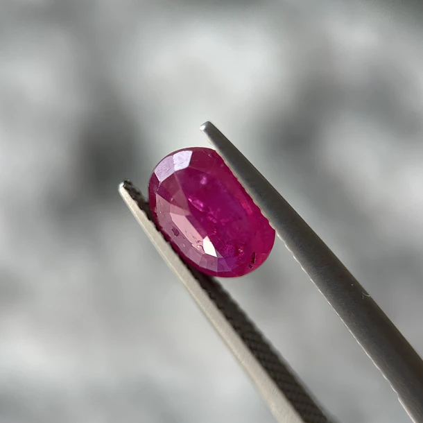 Rubí natural-2.15ct-8.9x6.9x3.3mm 2