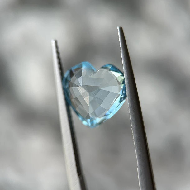 Topacio azul-4.20ct-9.6x9.7x6.6mm 2