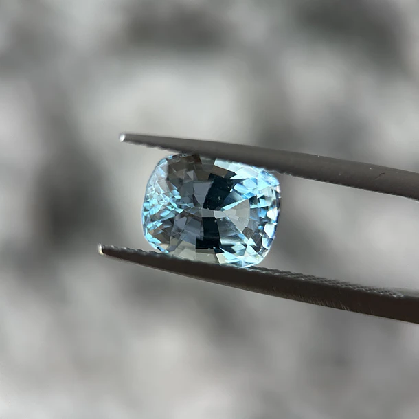 Topacio azul-3.40ct-9.1x7x4.6mm 1