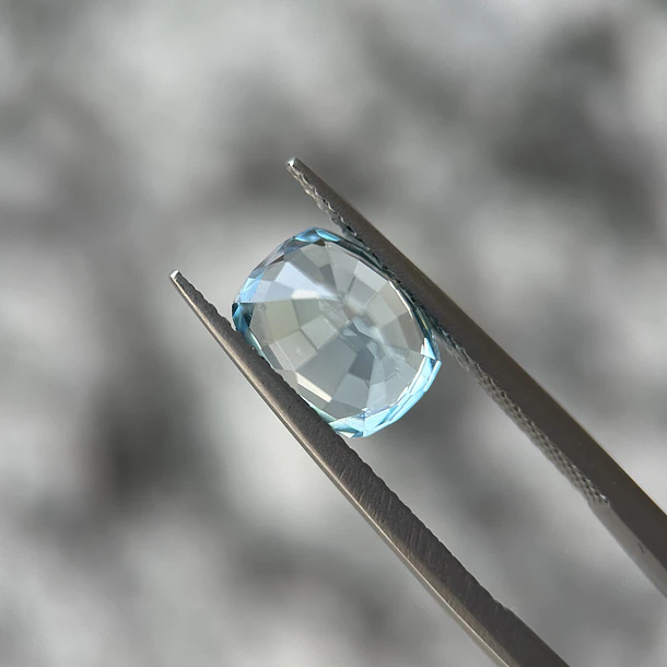 Topacio azul-3.40ct-9.1x7x4.6mm 3