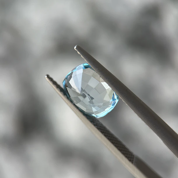 Topacio azul-3.40ct-9.1x7x4.6mm 2