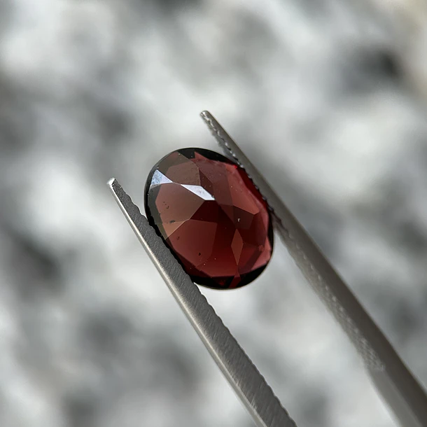 Granate rojo-2.90ct-10x8x4.4mm 3